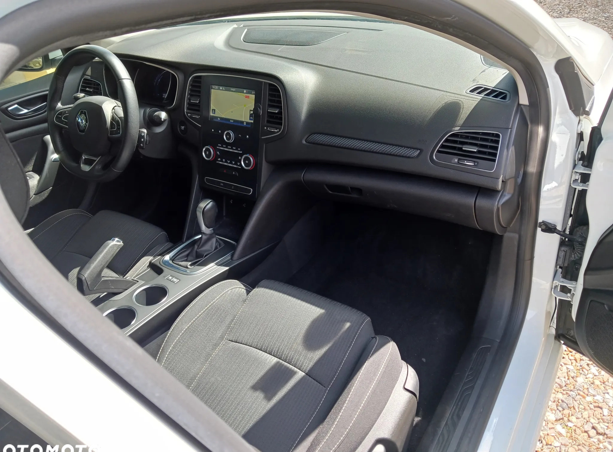 Renault Megane cena 42000 przebieg: 108506, rok produkcji 2018 z Pleszew małe 137